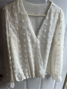 Women’s Ivory Dot Textured V-Neck Long Sleeve Blouse